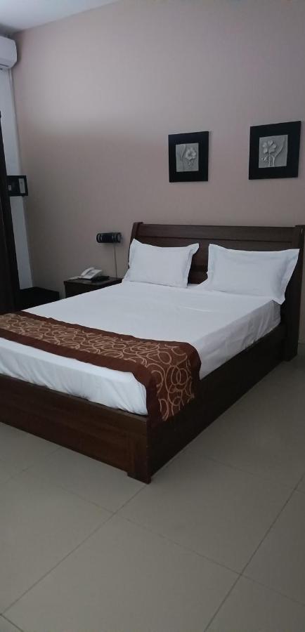 Hotel La Grillade Moroni Kültér fotó