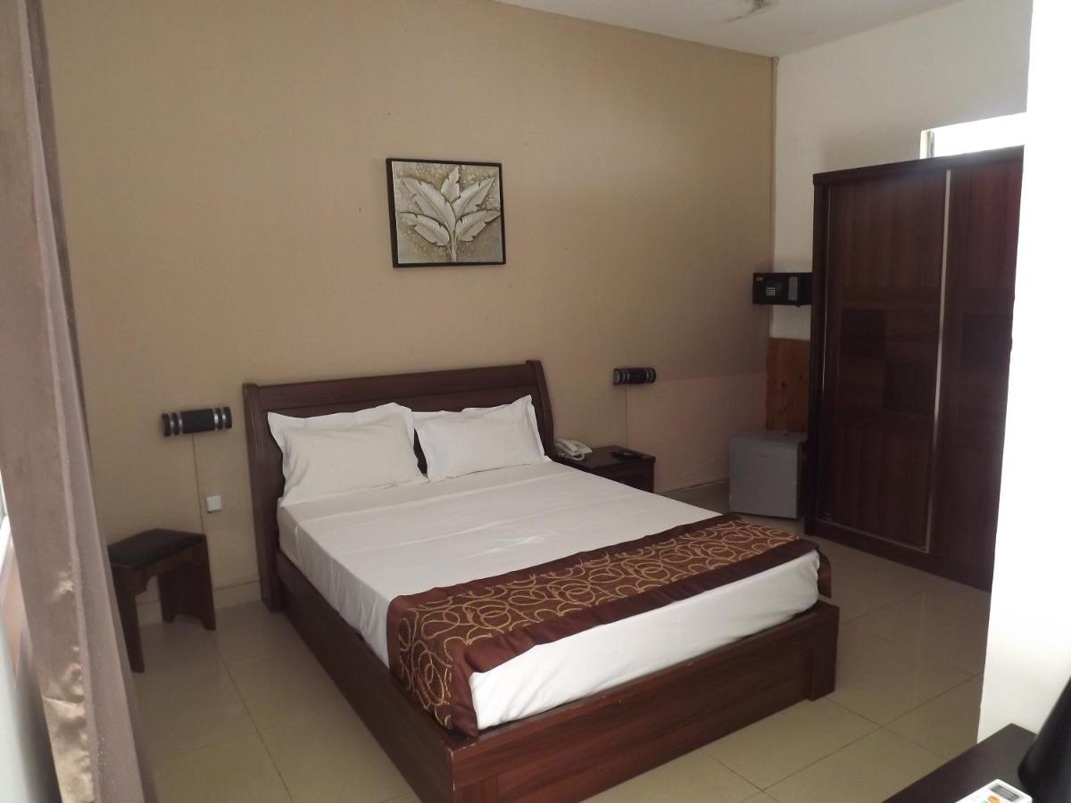 Hotel La Grillade Moroni Kültér fotó